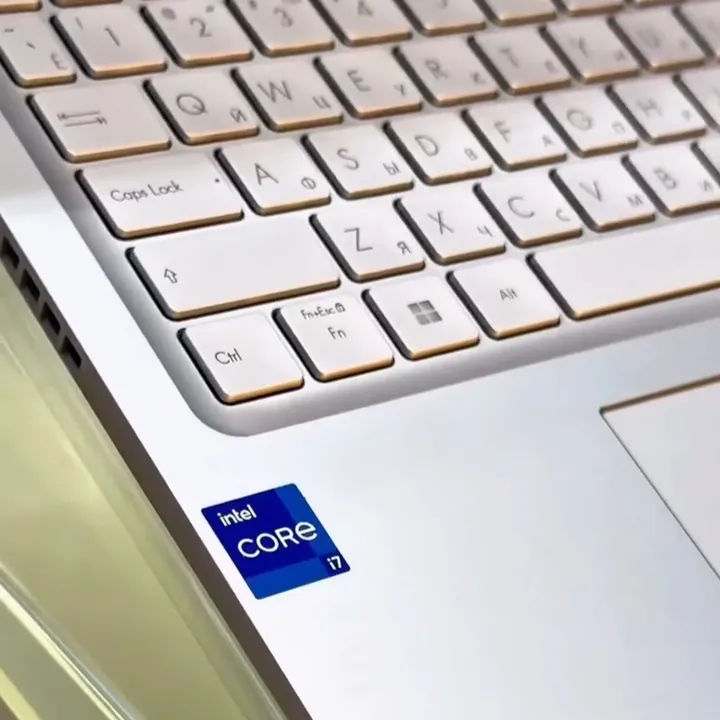 ASUS Vivobook 16 OLED (X1605VA) - Gambar 9
