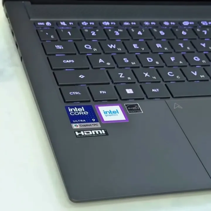 ASUS Zenbook S14 OLED (UX5406) - Gambar 3