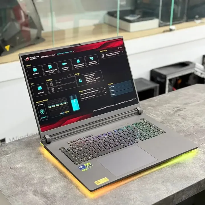 ASUS ROG Strix G18 (2025) - Gambar 3