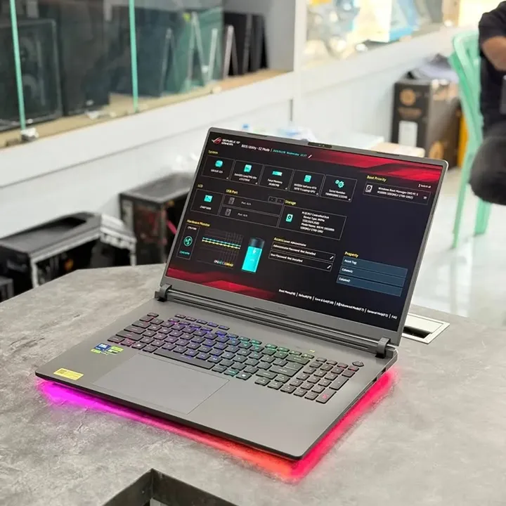 ASUS ROG Strix G18 (2025) - Gambar 4