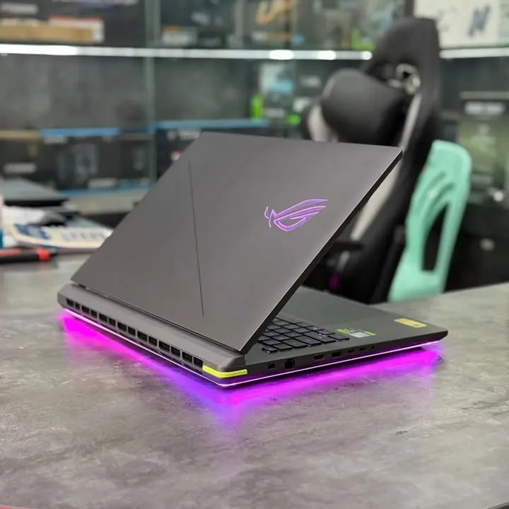 ASUS ROG Strix G18 (2025) - Gambar 6