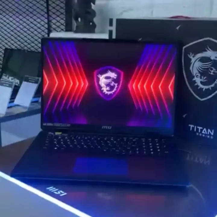 MSI Titan 18 HX - Gambar 2