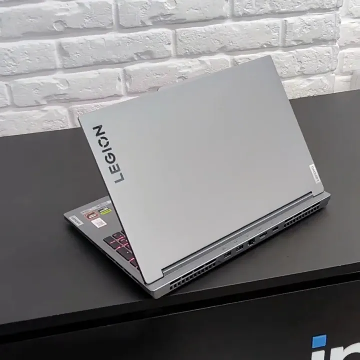LENOVO Legion Slim 5 16AHP9 - Gambar 4