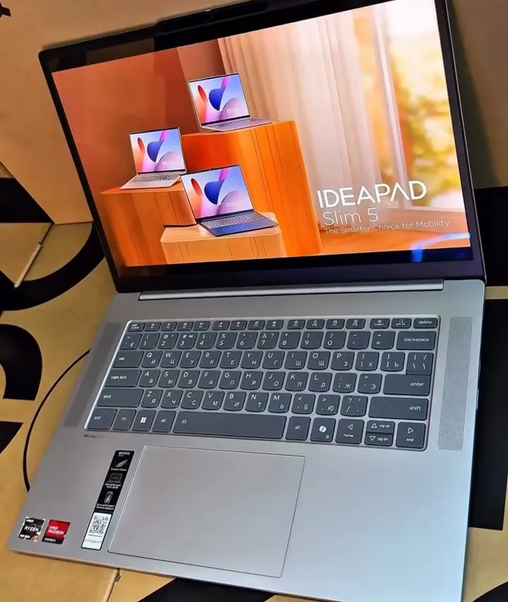 Lenovo IdeaPad Slim 5 OLED 15ARP10 - Gambar 3