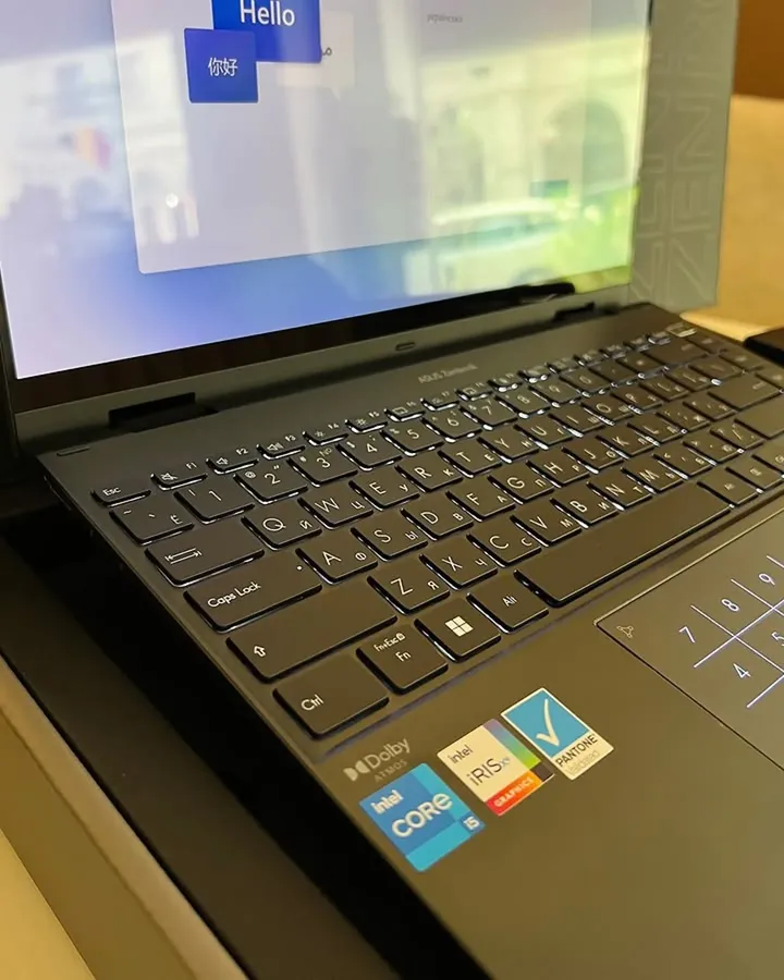 ASUS ZenBook 14 Flip OLED UP5401 - Gambar 3