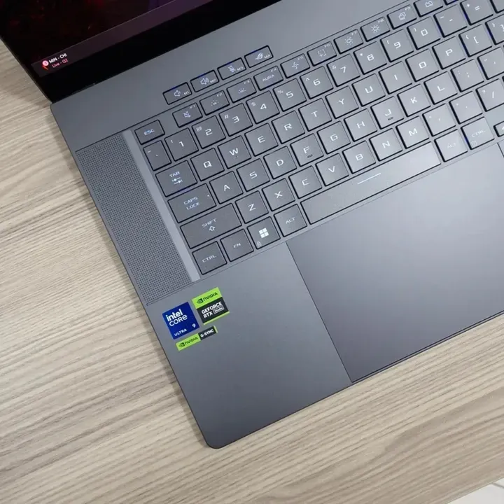 ASUS ROG Zephyrus G16 OLED - Gambar 3