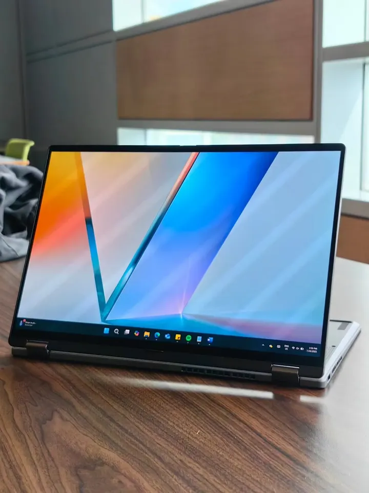 ASUS Vivobook 16 Flip (TP3607) - Gambar 3