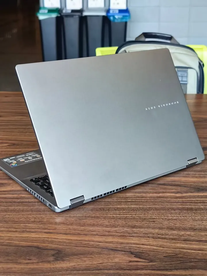 ASUS Vivobook 16 Flip (TP3607) - Gambar 4
