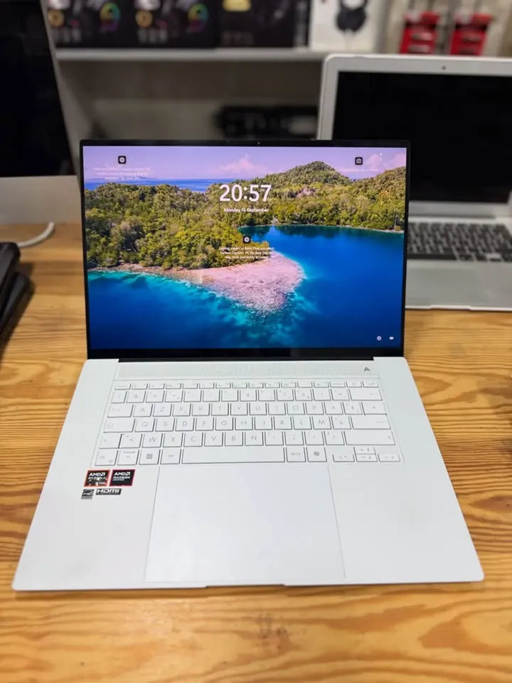 ASUS ZenBook S 16 OLED - Gambar 2