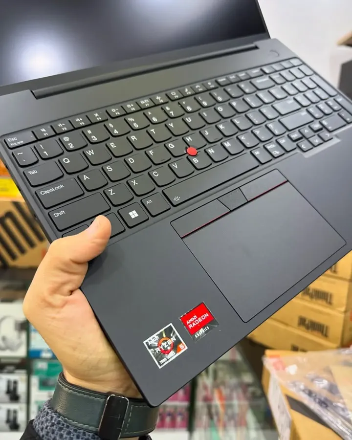 Lenovo ThinkPad E16 (AMD) - Gambar 3