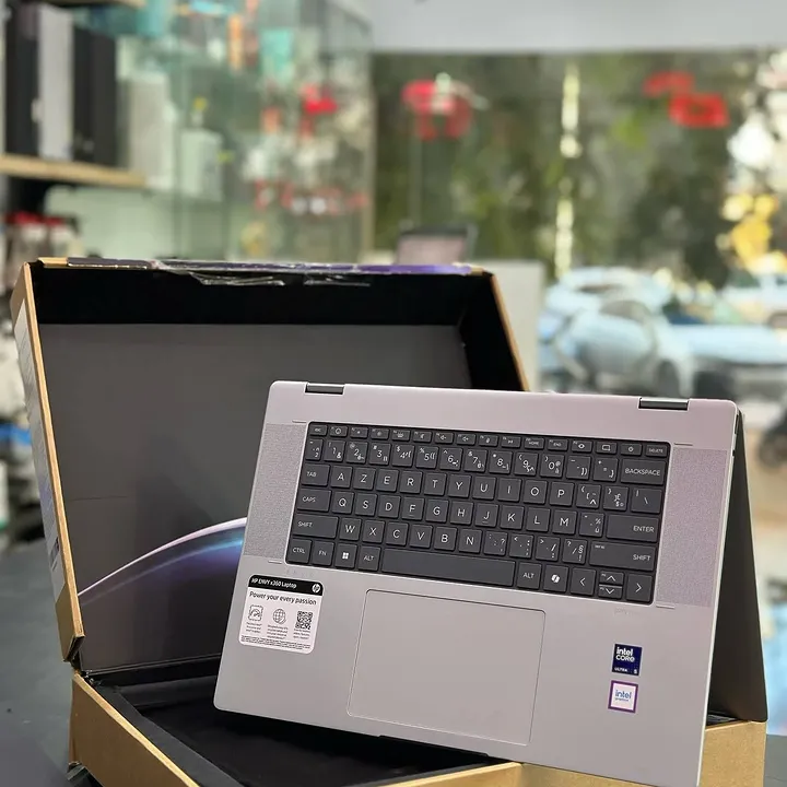 HP Envy x360 2-in-1 16 inci - Gambar 3