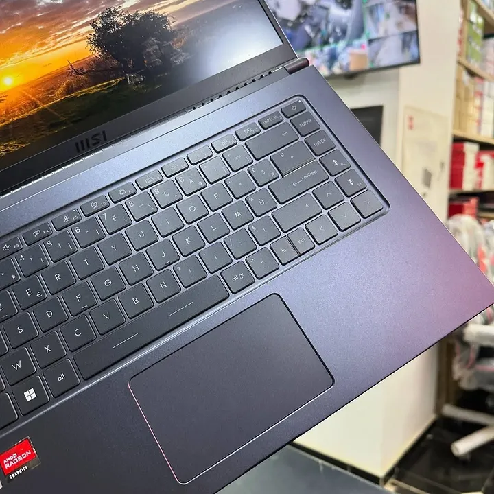 MSI MODERN 15 A5M - Gambar 3