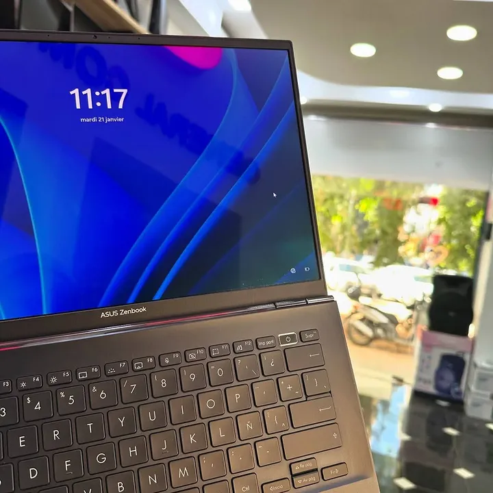 ASUS Zenbook UM3402Y - Gambar 2