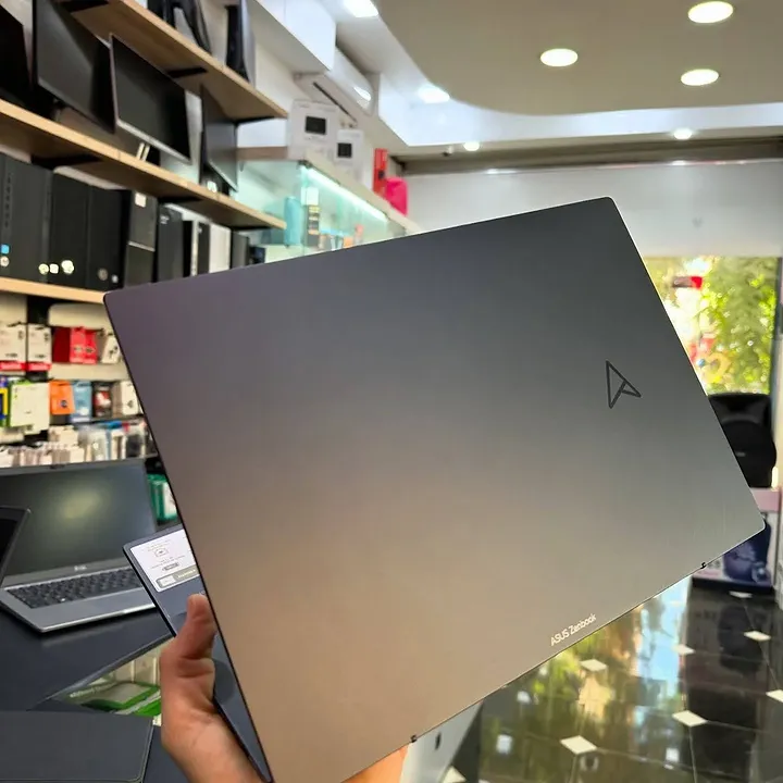 ASUS Zenbook UM3402Y - Gambar 4