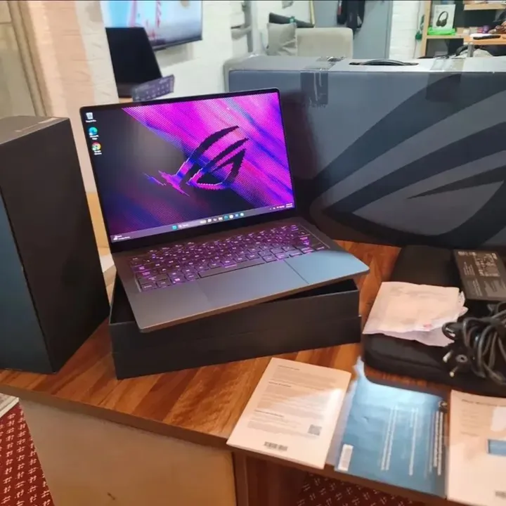 ASUS ROG Zephyrus G14 (2024) GA403UU-R745OL6G-OM Eclipse Gray PERFORMANCE MEETS PRECISION - Gambar 2
