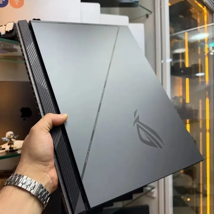 Asus ROG STRIX G18 - Gambar 3