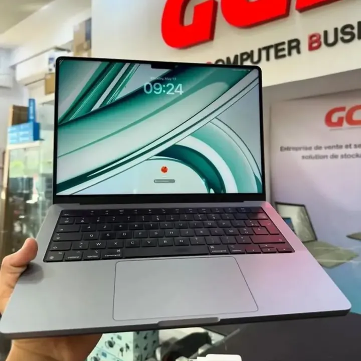 MacBook Pro 2023 14" - Gambar 2