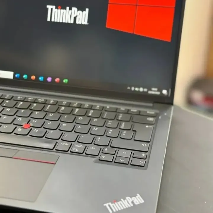 LENOVO THINKPAD E14 Gen 5 - Gambar 3