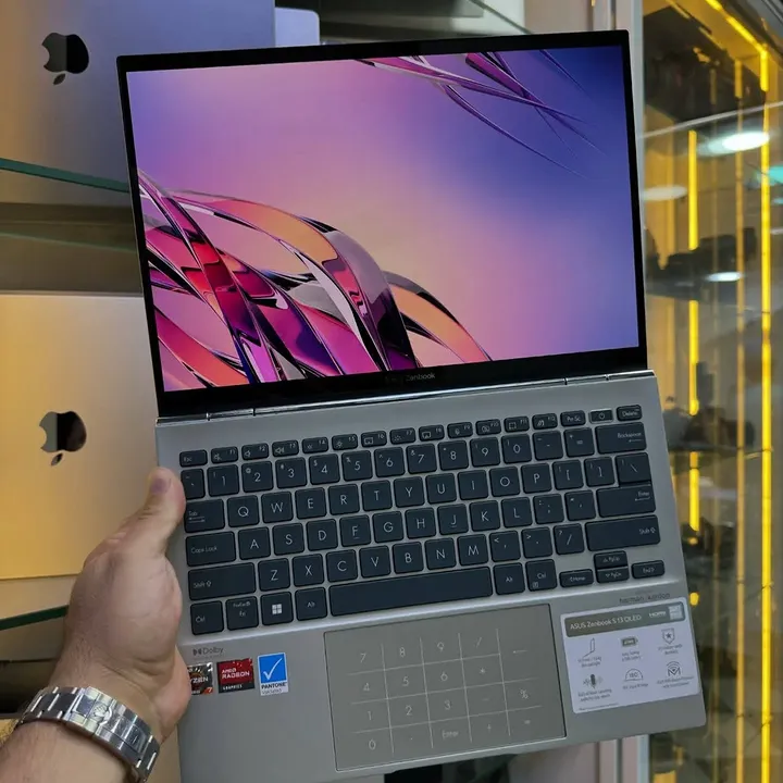 Asus ZenBook S13 OLED - Gambar 2