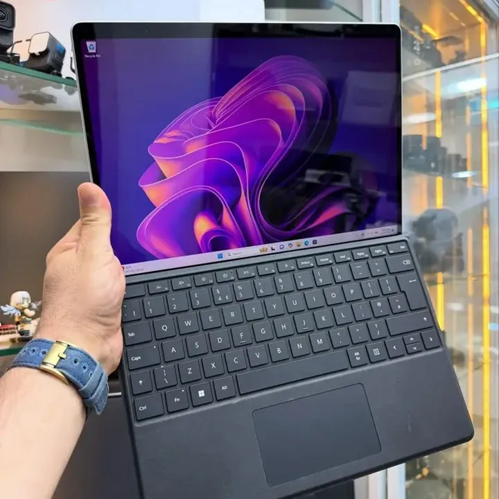 Microsoft Surface Pro 9 - Gambar 2
