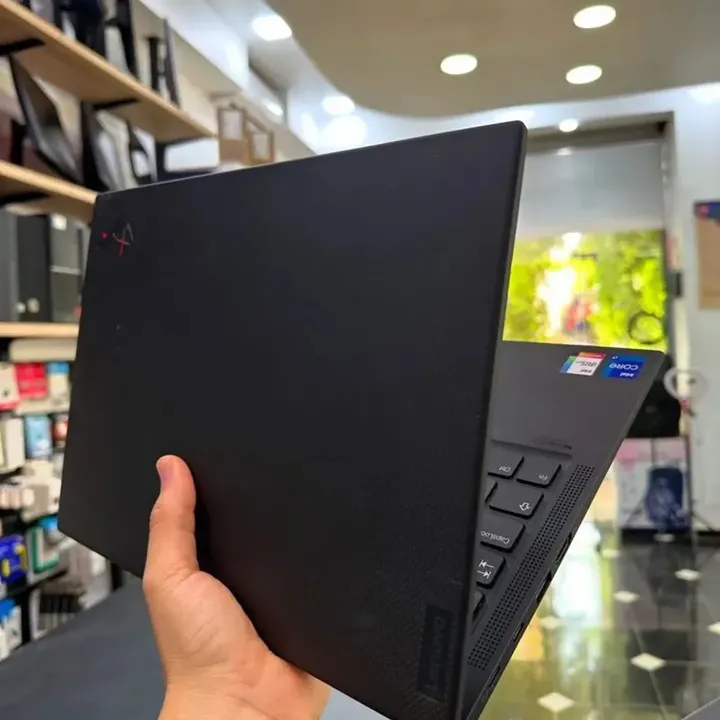 LENOVO THINKPAD X1 Carbon Gen9 - Gambar 4