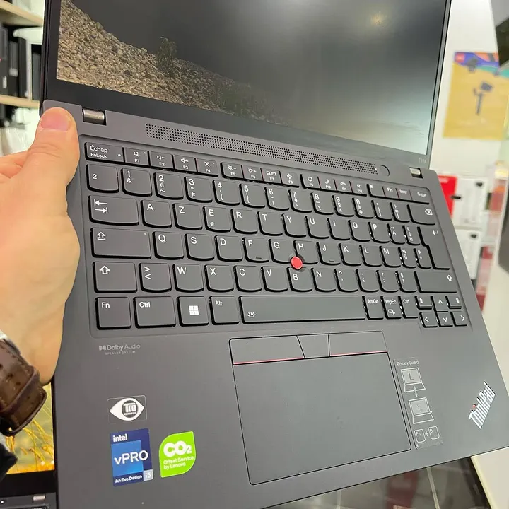 LENOVO THINKPAD T14s Gen3 - Gambar 3