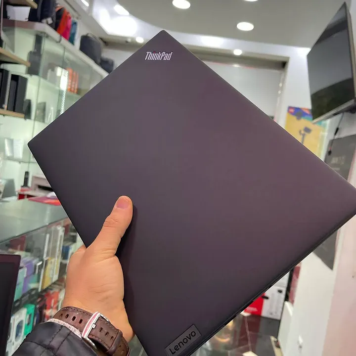 LENOVO THINKPAD T14s Gen3 - Gambar 4