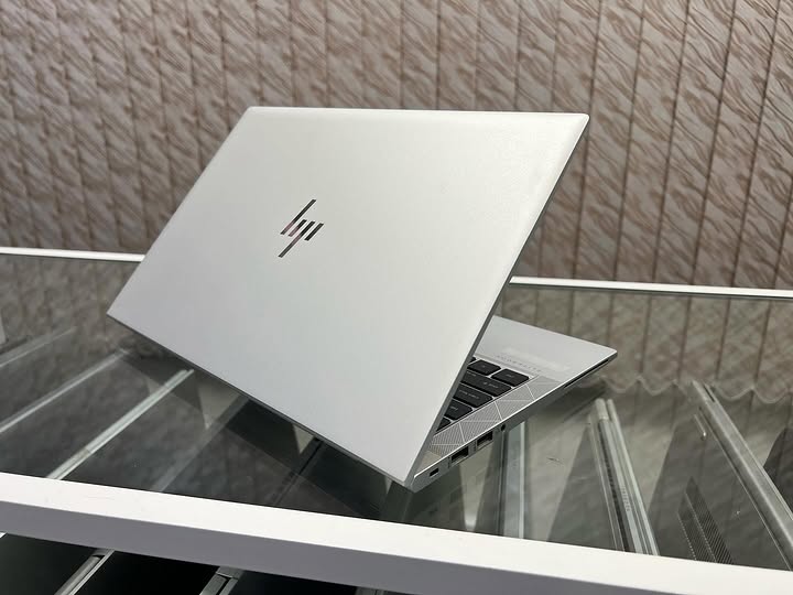 HP EliteBook 830 G8 - Gambar 7