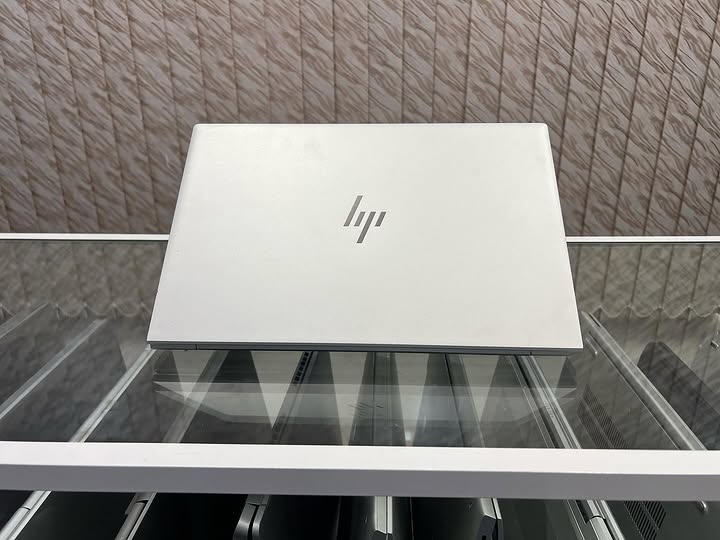 HP EliteBook 830 G8 - Gambar 9