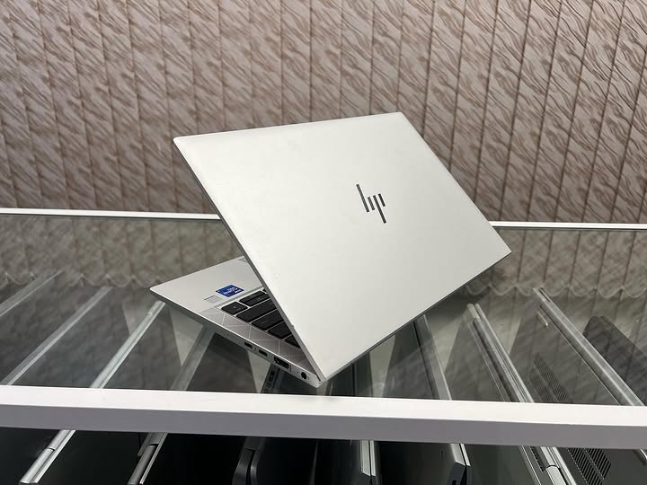 HP EliteBook 830 G8 - Gambar 8