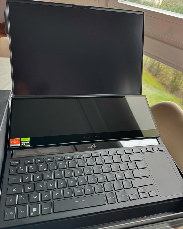 ASUS ROG Zephyrus Duo 16 (GX650PY) - Gambar 3