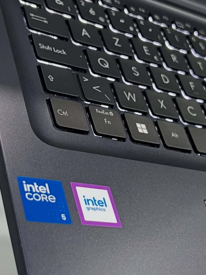 Asus VivoBook S16 OLED - Gambar 4