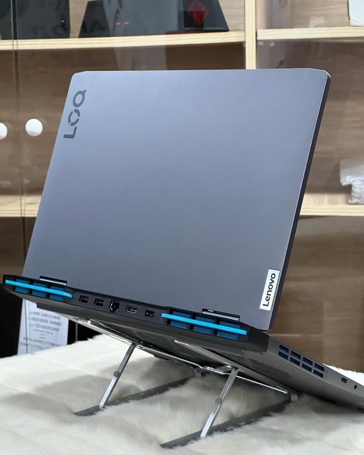 LENOVO LOQ 15APH8 - Gambar 5